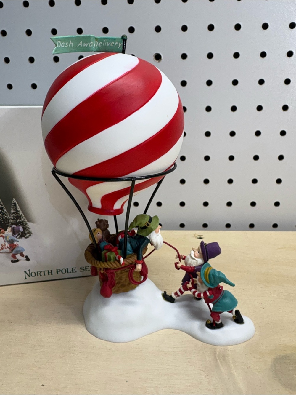 "Dash Away Delivery Hot Air Balloon" North Pole Snow Village by Dept. 56 w/Box